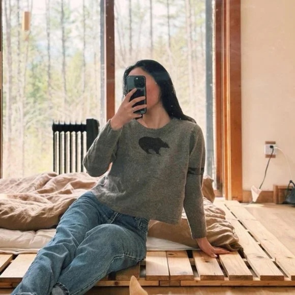 Sundance Sweaters - Sundance Sweater, Adorable Bear Graphic: Long Sleeve, 100% Lambswool ~ Size XL